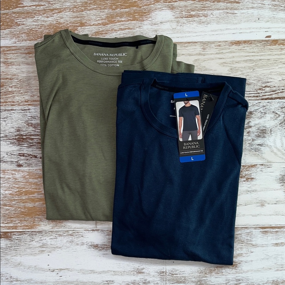 Banana Republic Men's T x2